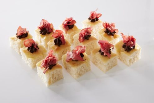 Foccacia olives bresaola cocktail traiteur